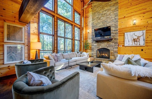 Hochatown Cabin | *The Buck Stops Here* Pickleball! Basketball! Fun For Everyone