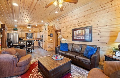 Greer Cabin | Riverfront Retreat (Cabin 100)