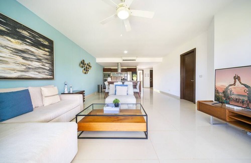 Puerto Juarez Condo | Luxury 2 BR Condo Jacuzzi & Pool - Mareazul