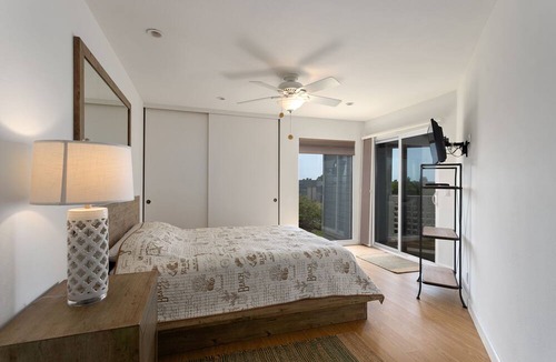 San Diego Condo | Vista Pacific- Del Mar Rental with Ocean Views, Pool, A/C & Walkable Dining