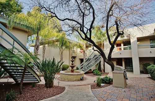 Cloisters Condo | Walk to Fashion Park! Phoenix Abode w/Pool Access