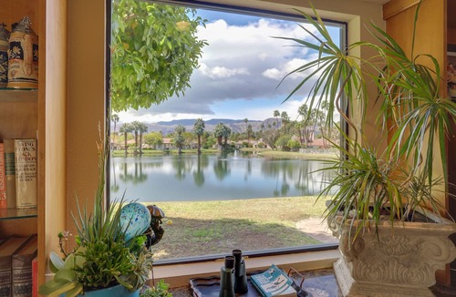 Rancho Mirage Condo | Mtn-View Rancho Mirage Condo w/Lakefront Patio