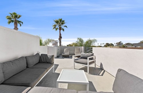 San Onofre House | San Clemente Beach House -Military/911/RN Discount