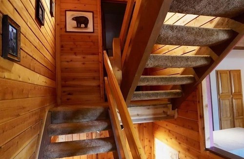 Mammoth Lakes Condo | Cozy Cabin Feel Condo! Ideal Location On A Quiet Cul De Sac 5% WEEKLY DISCOUNT