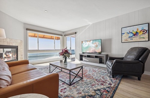 Carlsbad Village Condo | 1 Bedroom Condo on the Sand!