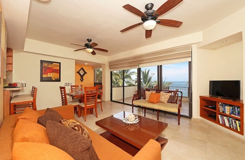 Colonia 5 de Diciembre Condo | 💙PUERTA AL MAR💙 DOWNTON-ON THE BEACH-DIRECT OCEAN VIEWS-POOL/WALK EVERYWHARE