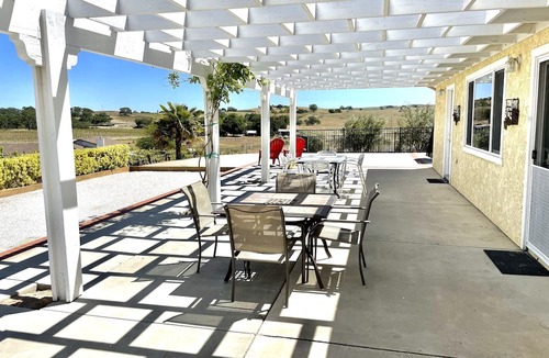 Paso Robles House | 360 Degree Hilltop Vineyard Views in the Heart of the Central Coast Wine Country