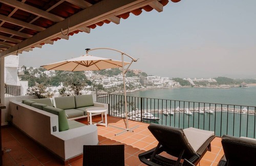 Peninsulas de Santiago Condo | Newley Renovated Condo With the Best View in all of Puerto Las Hadas!