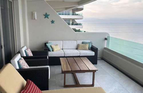 Nuevo Vallarta Condo | Spectacular, Jaw-dropping vistas from this 9th floor direct beachfront condo!