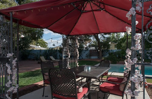 Paradise House | Amazing House close to Strip, Convention Center and UNLV