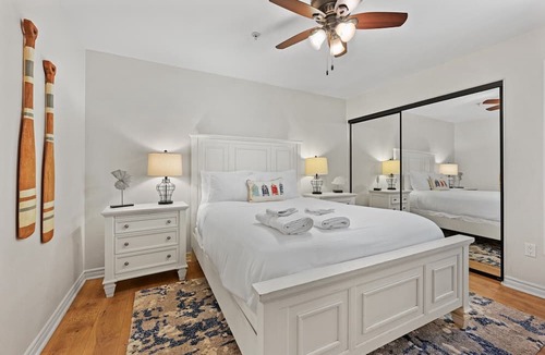 Crown Point Condo | Pacific Blue Three| Walk to the Beach | 3 BR Home