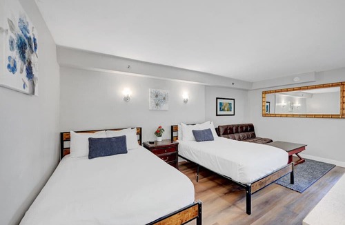 Las Vegas Strip Condo | Stay Together Suites - Stylish Condominium, Sleeps 9, Center Strip - Jockey Club