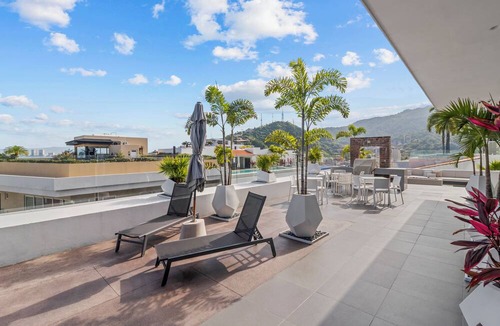 Emiliano Zapata Condo | Stylish Loft | Workspace, Rooftop Bar & Gym