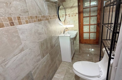 Woodland Hills House | Wonderful new 1-bedroom house in delightful Los Angeles with AC high speed WiFi
