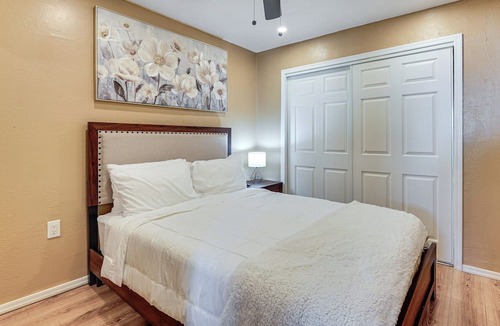 Deer Valley Apartment | 3 Mi to Lookout Mtn! Gem w/Fire Pit + Fenced Yard