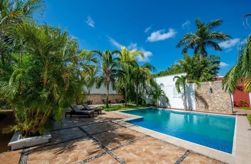 Centro Hotel | Sun-Soaked Mérida Single Room Stay: Outdoor Pool, Courtyard & Relaxing Comfort