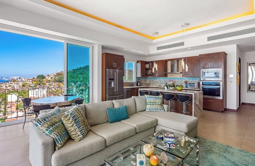 Emiliano Zapata Condo | Luxurious 2800 sq ft 3 bed/3 bath view condo in Puerto Vallarta, gym + parking!