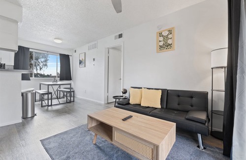 Breckenridge Townhomes Apartment | Cozy 1-bedroom apartment in lovely Gilbert with AC and pool