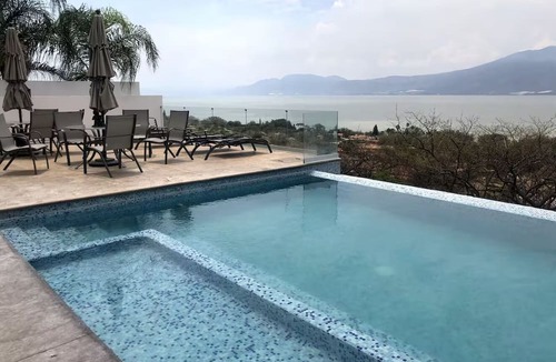 Chantepec Apartment | Work with a view of the lake, surrounded by natural attractions.