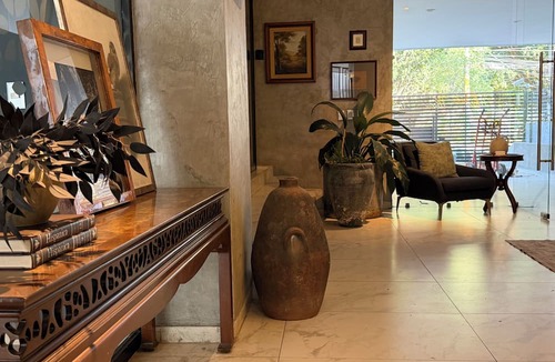 Providencia Apartment | Cama King · rooftop bar · Country Club Guadalajara · limpieza diaria