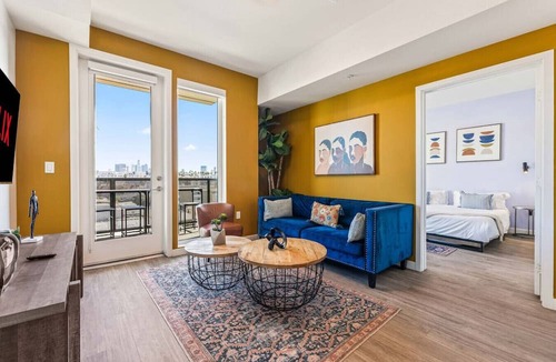 Koreatown Apartment | Bright & Modern 2BD Home in K-Town + Gym & Hot-Tub