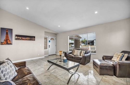 Paradise House | Charming Single-Story Oasis: Pool + Hot Tub Near UNLV & Airport