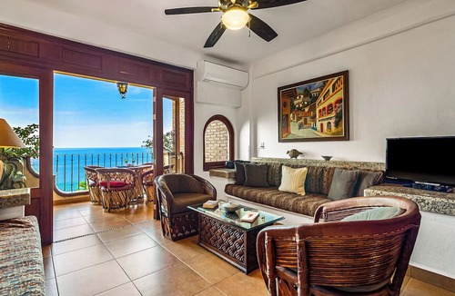 Romantic Zone Condo | SUMMER PROMO! 6th Floor Oceanfront Condo on the Beach in Zona Romantica.