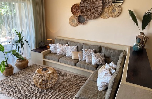 Las Conchas Condo | Corona del Mar by Rocky Host