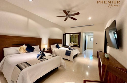 La Paz Apartment | Amazing Oceanview Suite with Beach Club Access & Golf Cart