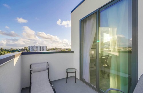 University Heights Apartment | Park Blvd 304 | Contemporary | Brand New | Cozy