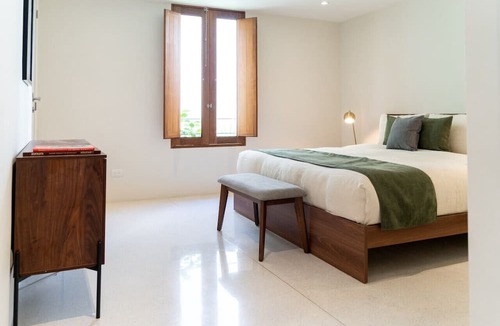 Centro Apartment | Modern getaway w/pool in the heart of the city | Centro