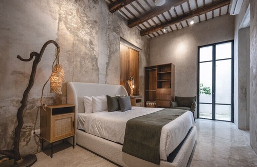 Centro Apartment | Artsy loft with plunge pool and rooftop terrace