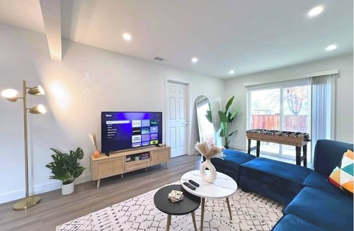 Cambrian House | MolivuHomes 3BR | New | KingBed | Kid/Pet Friendly