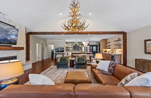 Flagstaff House | A Modern Rustic Home, in the gated community of Flagstaff Ranch