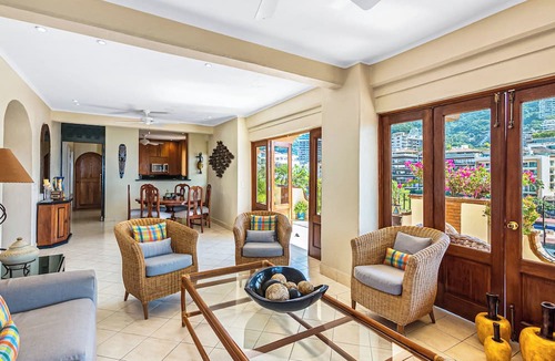 Emiliano Zapata Condo | SUMMER PROMO: 6th Floor Corner Unit on the beach in Old Town; Rooftop Pool