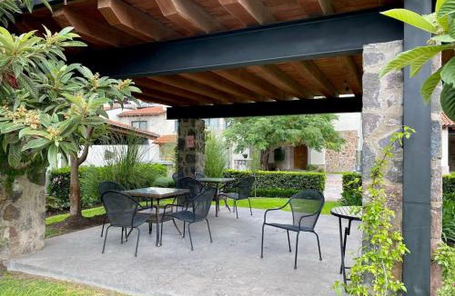 San Miguel de Allende Apartment | 3BD 2BA, AC Pool, Gym, Parking and Security