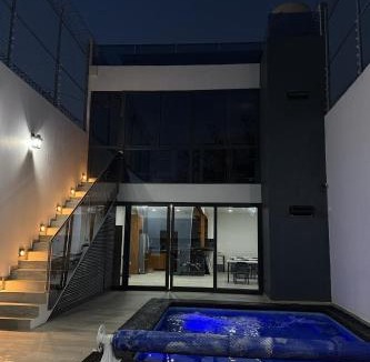 Tlajomulco de Zuniga House | Terraza los tres cielos