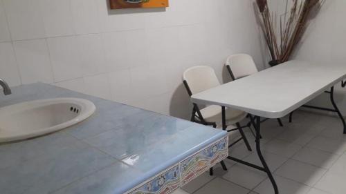 Ciudad del Carmen Apartment | RECAMARA INDEPENDIENTE con CAMA MATRIMONIAL AIRE ACONDICIONADO Y BAÑO EXCLUSIVO
