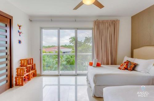 Puerto Juarez Apartment | Tropical Resort Living W Pool, Hot Tub & Gym