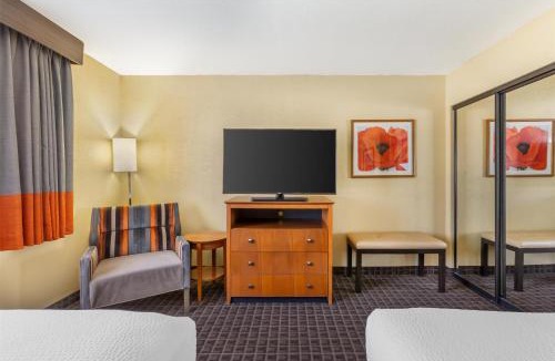Thunderbird Industrial Airpark Hotel | Best Western Plus Scottsdale Thunderbird Suites