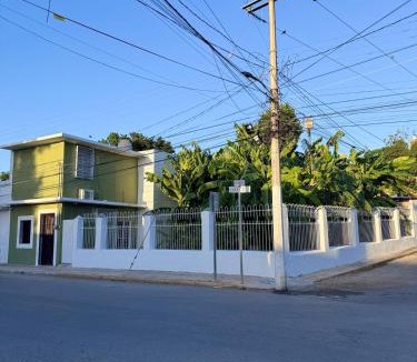 Calkini House | Casa verde El Platanar con Jardín Tropical Calkiní
