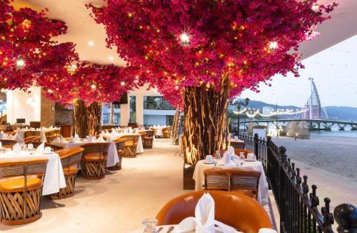 Romantic Zone Hotel | Los Arcos Suites