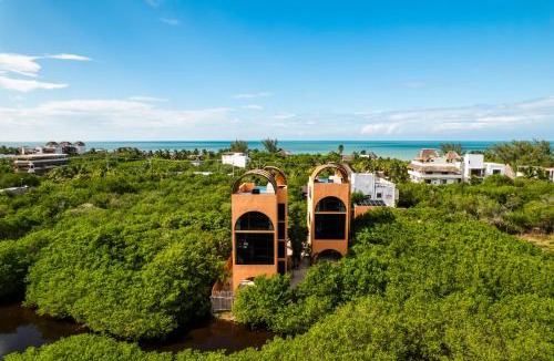 Isla Holbox Villa | Coco Lou - Private Villa with Rooftop Pool