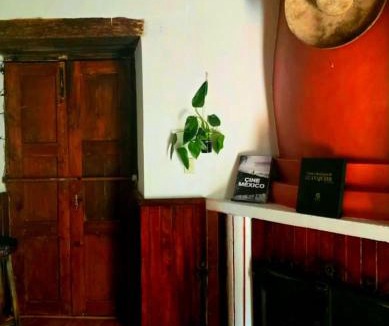 De Mexicanos Hotel | La Parada Mexicana