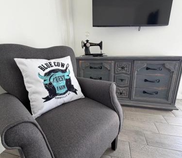 Cornville House | Blue Cow Guest Farm