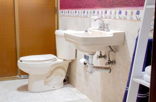 Estacion House | Casa Colibrí - Amplia cómoda en zona tranquila y bien conectada
