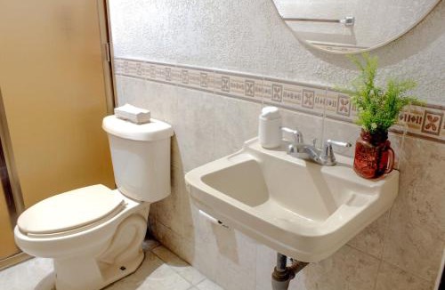 Estacion House | Casa Colibrí - Amplia cómoda en zona tranquila y bien conectada