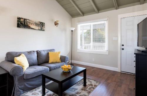 Shoreline West Apartment | Spacious, Soaring Ceilings, Near Downtown MV, GOOG