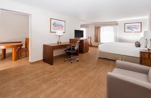 Lazaro Cardenas Hotel | Baymont by Wyndham Lazaro Cardenas