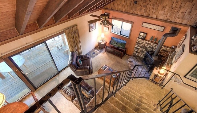 Sky Chalet 3 Bedroom Cabin by RedAwning